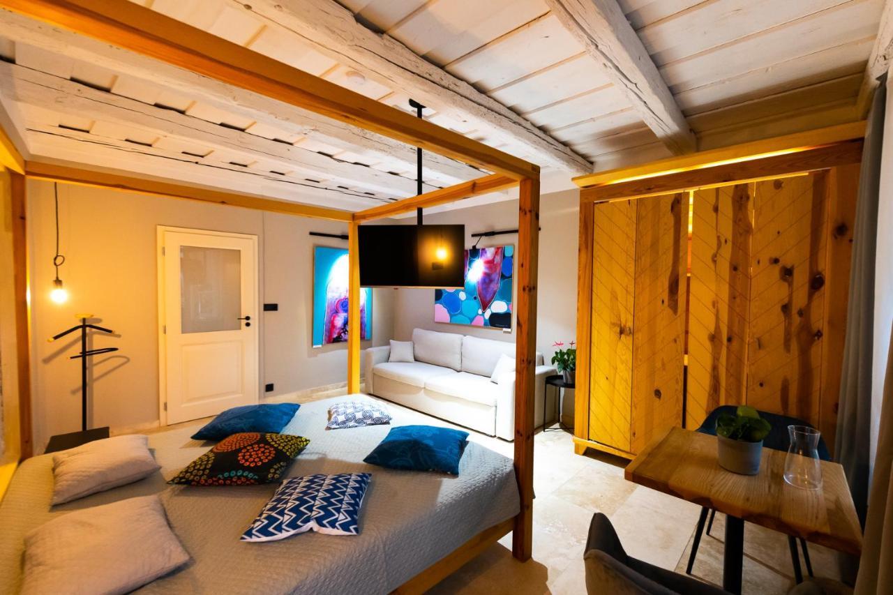 Hotel Desatero Mikulov Bagian luar foto