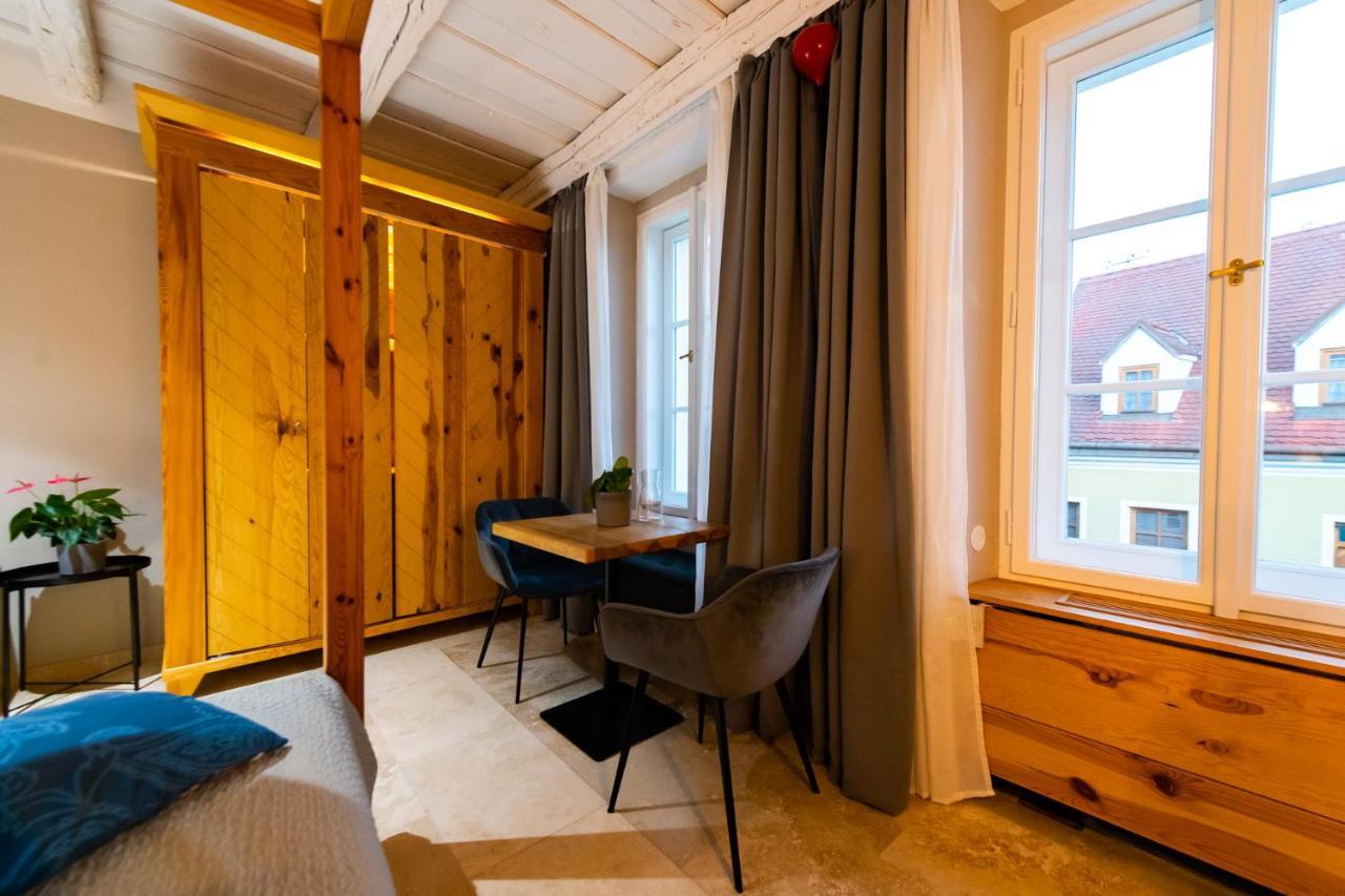 Hotel Desatero Mikulov Bagian luar foto