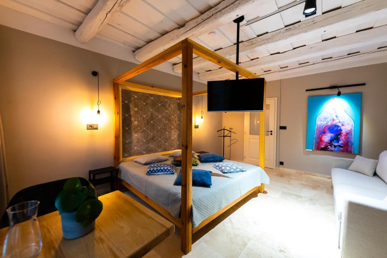 Hotel Desatero Mikulov Bagian luar foto