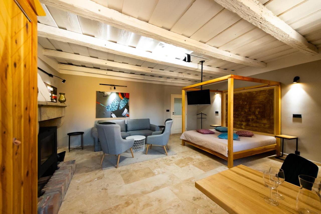 Hotel Desatero Mikulov Bagian luar foto